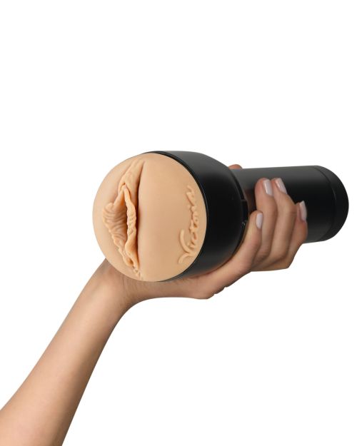 Kiiroo Feelstars Victoria June Vagina